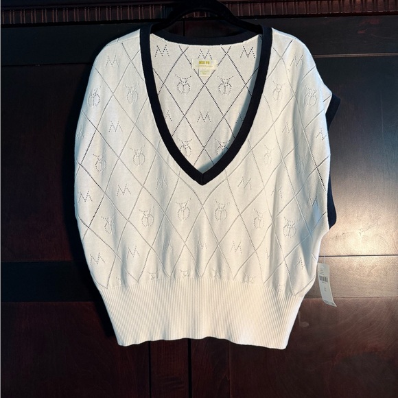 Anthropologie Sweaters - Anthropologie Maeve White V-Neck Sweater with Black Accents